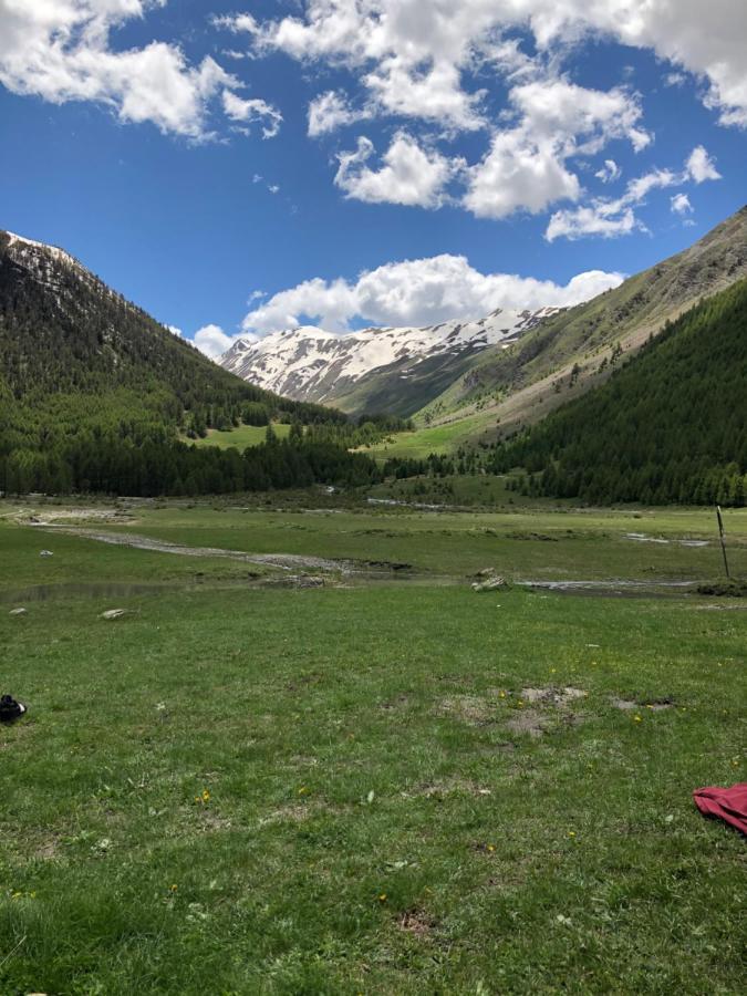 LE MYOSOTIS bel appartement dans vieille ferme de montagne rénovée Les Orres Exterior foto