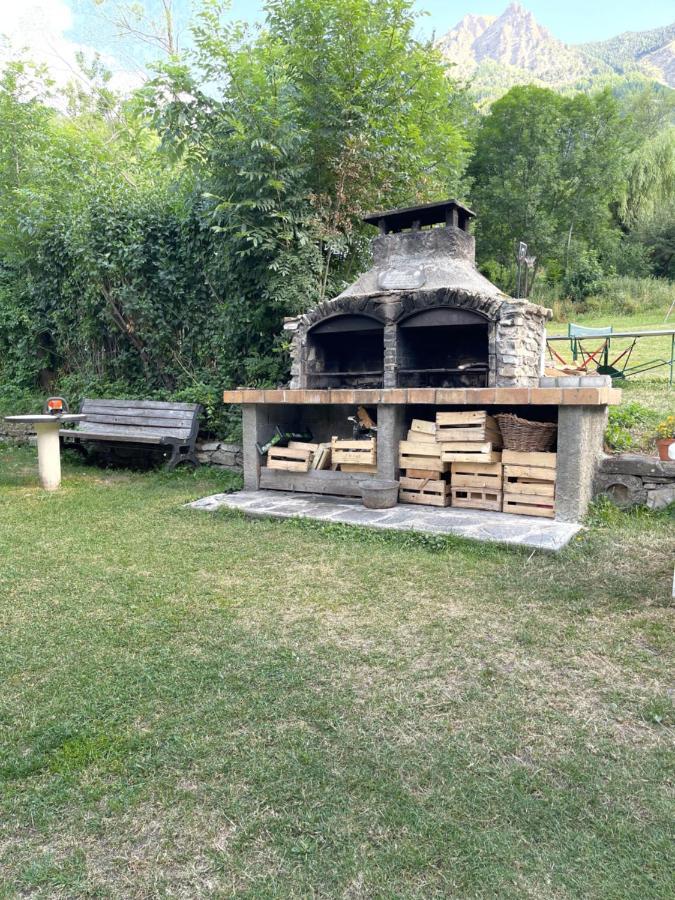 LE MYOSOTIS bel appartement dans vieille ferme de montagne rénovée Les Orres Exterior foto
