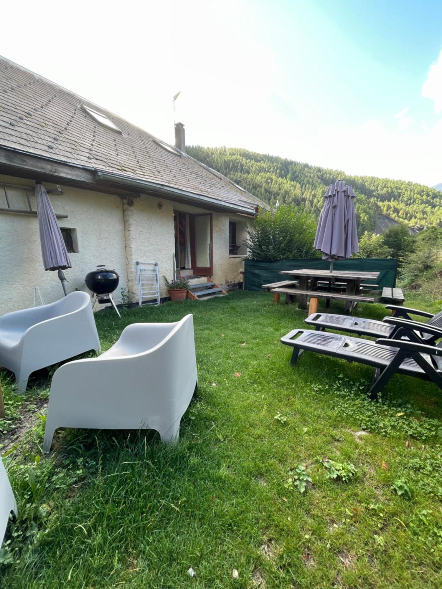 LE MYOSOTIS bel appartement dans vieille ferme de montagne rénovée Les Orres Exterior foto